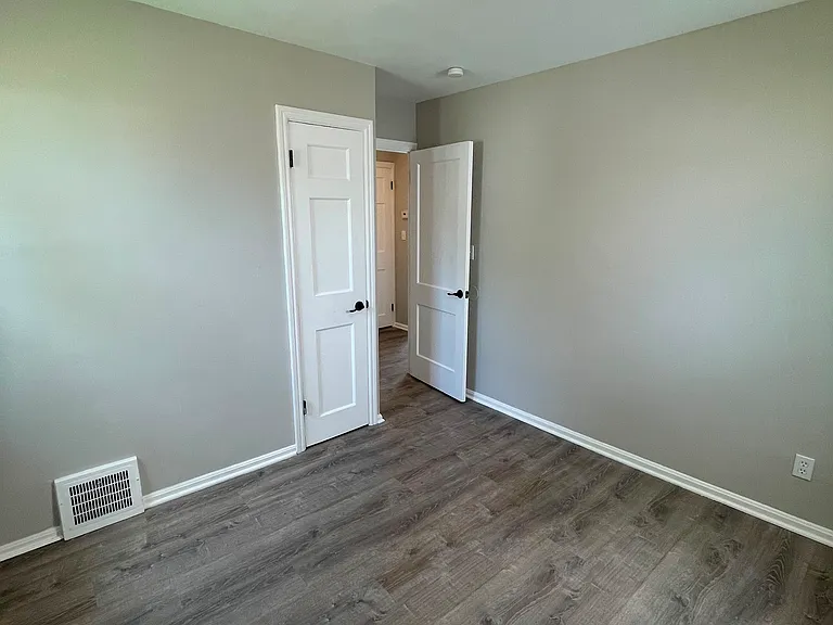 2910 Brookdale Ave — Photo 6