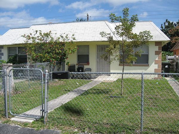 1st image of 1434 NW 8th Ave