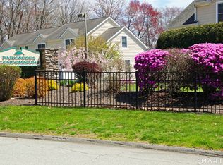 4 Parkwoods Dr #4, Norwich, CT 06360