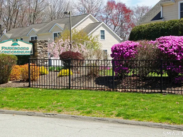 4 Parkwoods Drive #4, Norwich, CT 06360
