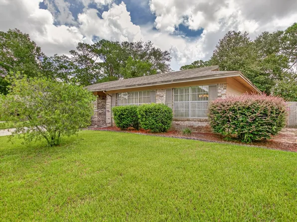 7422 Deepwood Dr S, Jacksonville, FL 32244