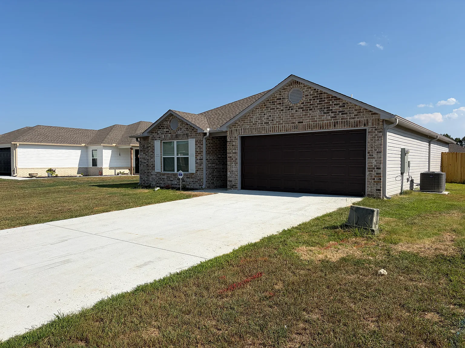 102 Powder River Dr — Photo 2
