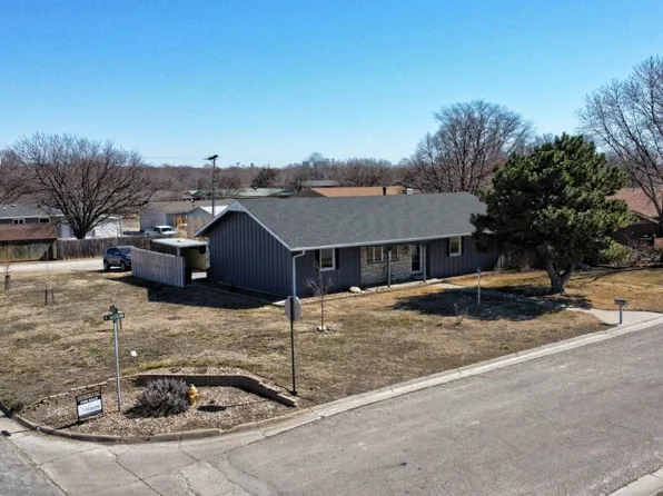 722 Western Ave, Beloit, KS 67420