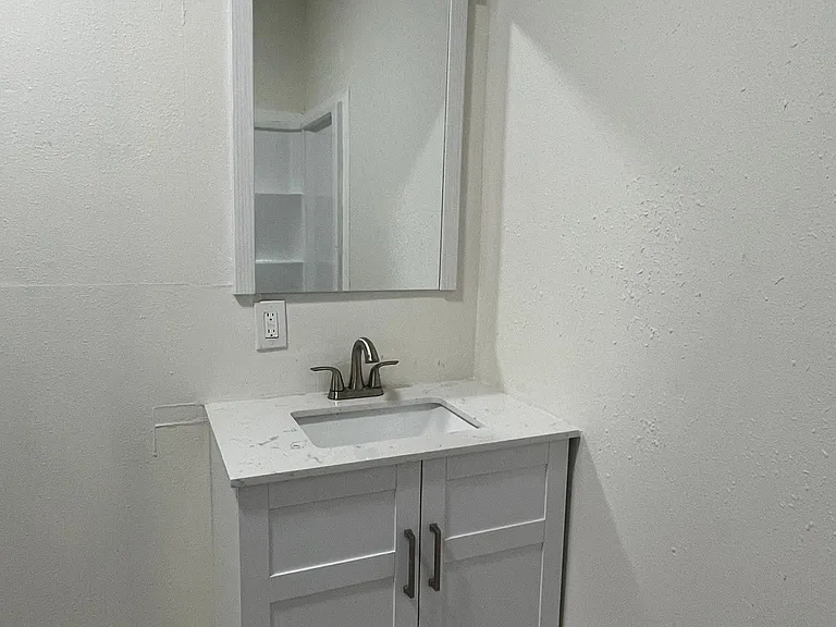 2835 Texas Ave #1F — Photo 7