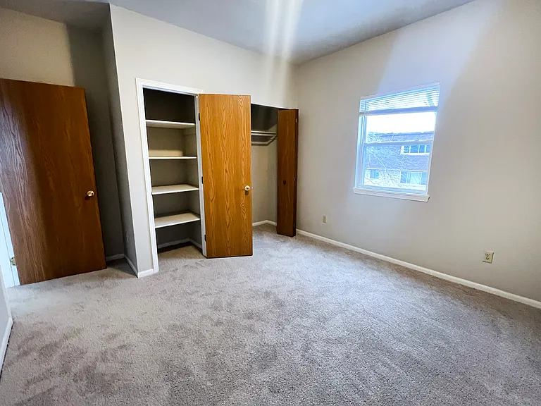 2550 N Limestone St — Photo 29