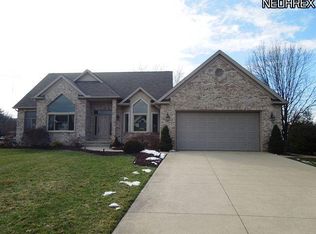 6230 Logan Dr, Seven Hills, OH 44131