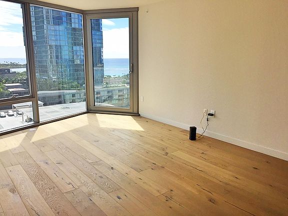 5th image of 1001 Queen St #1308