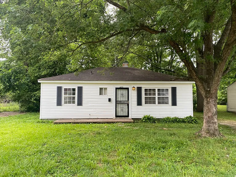 4889 Montgomery Rd — Photo 3
