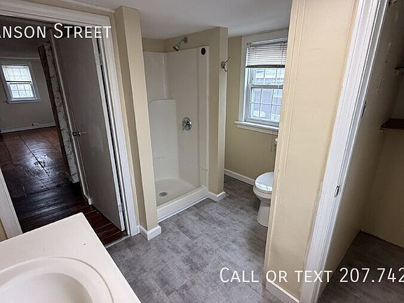 3rd image of 8B Hanson St