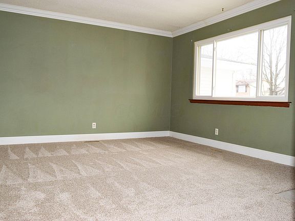 3rd image of 2808 Maywood Rd