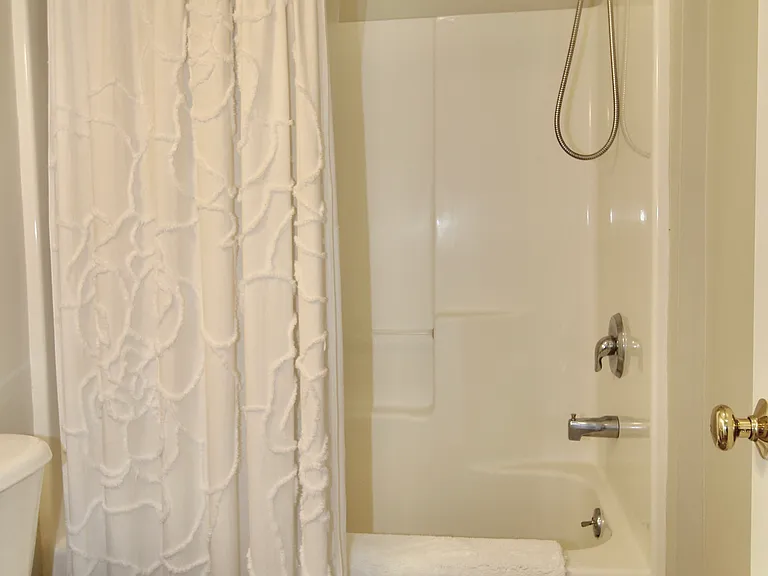 37 Green St #1 — Photo 8