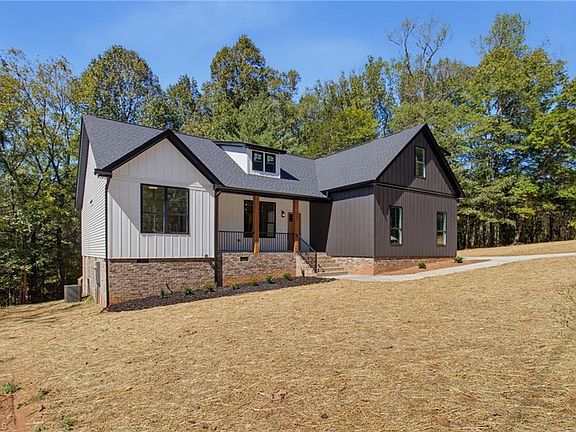 3rd image of 761 Brown Rd