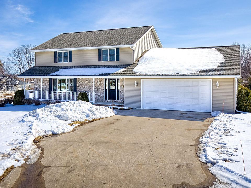 1st image of 211 Oak Knoll Ct