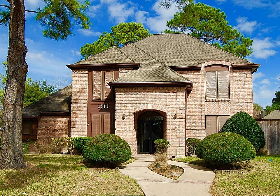 1st image of 1319 Misty Bend Dr