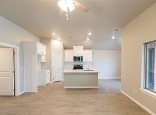 3909 Lynne Ave, Edmond, OK 73012