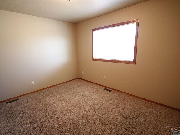 5th image of 4001 W 92nd St
