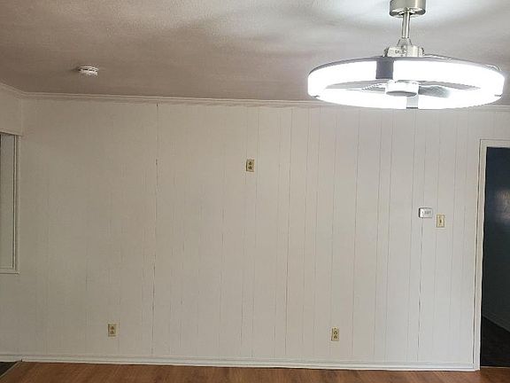 4th image of 4210 Main St