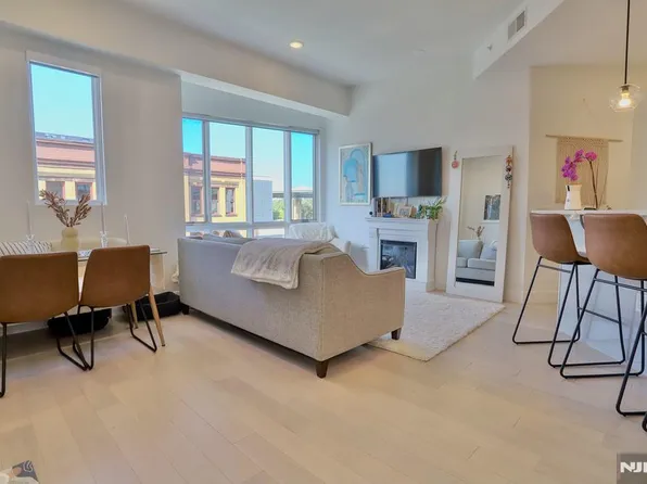 332 Newark Ave #4A, Jersey City, NJ 07302