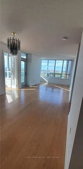 15 Greenview Ave #2012 — Photo 15