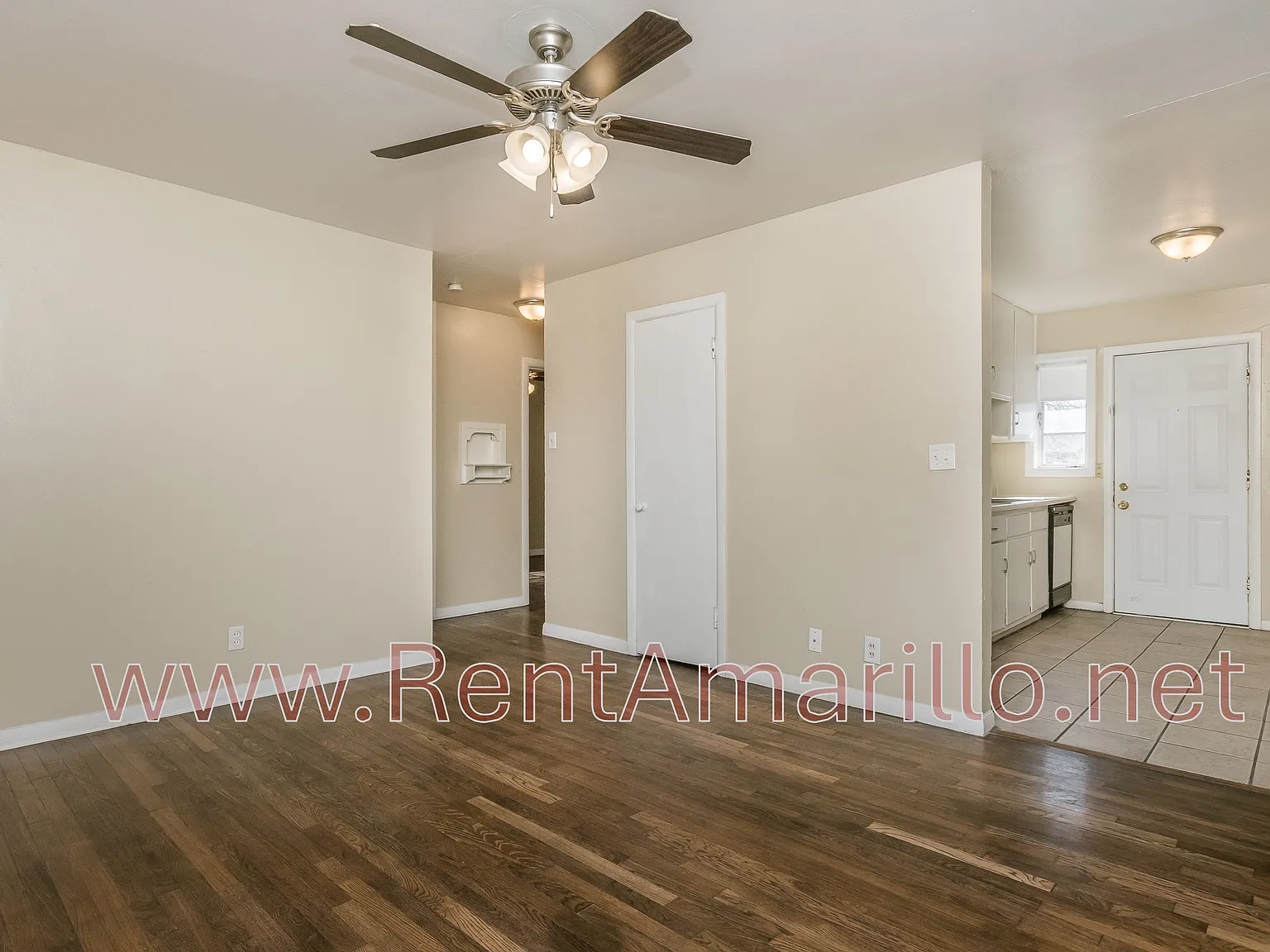 2 bed, 712 sqft, $950 — Photo 2