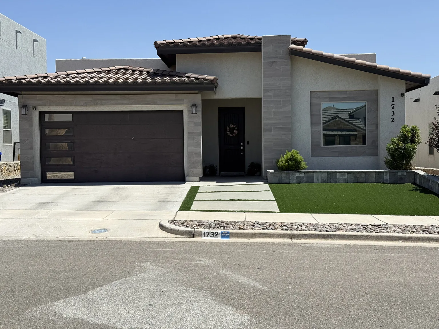4 bed, 2.5 bath, 2078 sqft, $2,400 — Photo 3