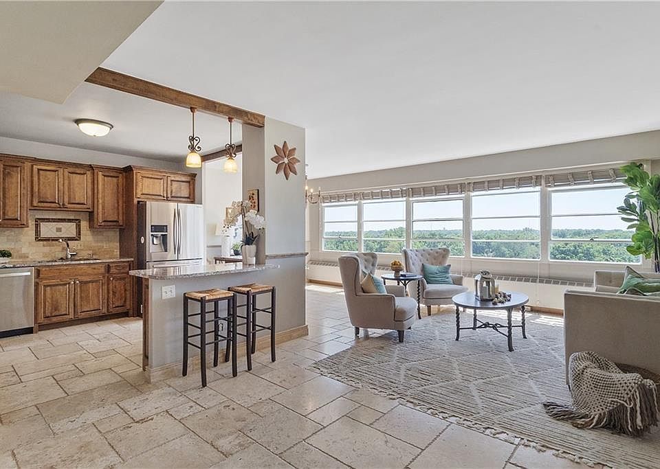1st image of 333A W Meyer Blvd #1215A