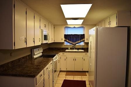 5th image of 2022 S China St