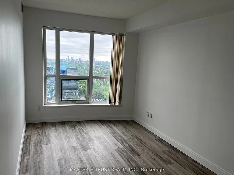 151 Village Green Sq #2606 — Photo 8