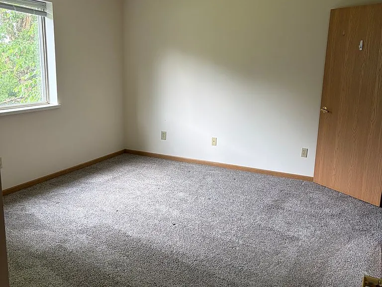 257 Fuller St — Photo 7