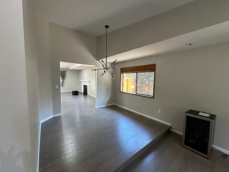 Dining room.