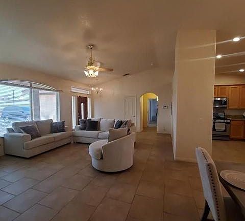 5th image of 9048 Aspen Ave