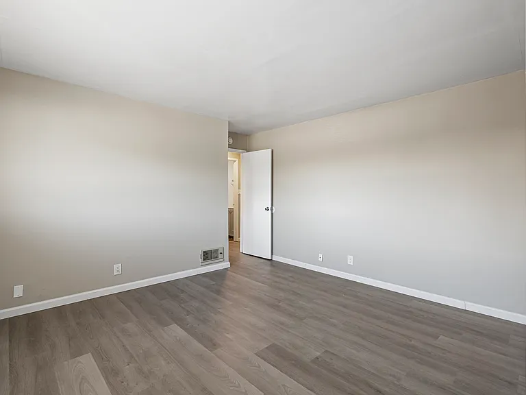 340 Industrial Parkway — Photo 33