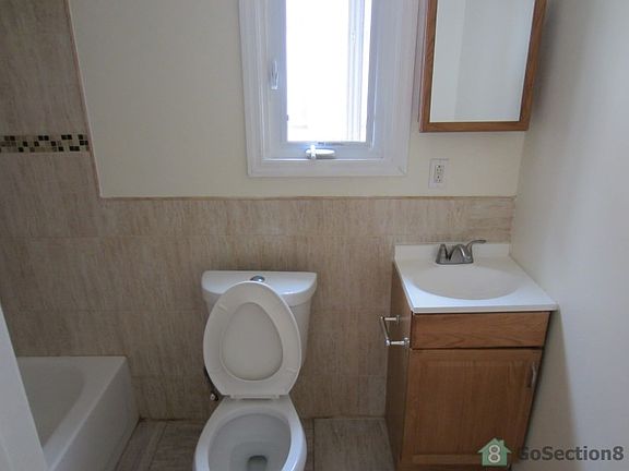 5th image of 76 Brookdale Ave #2