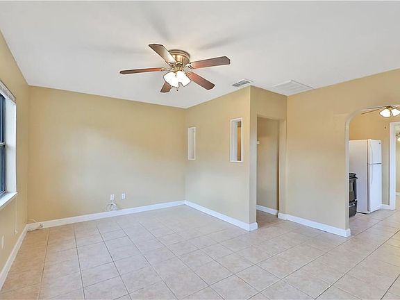 3rd image of 107 Nelson St