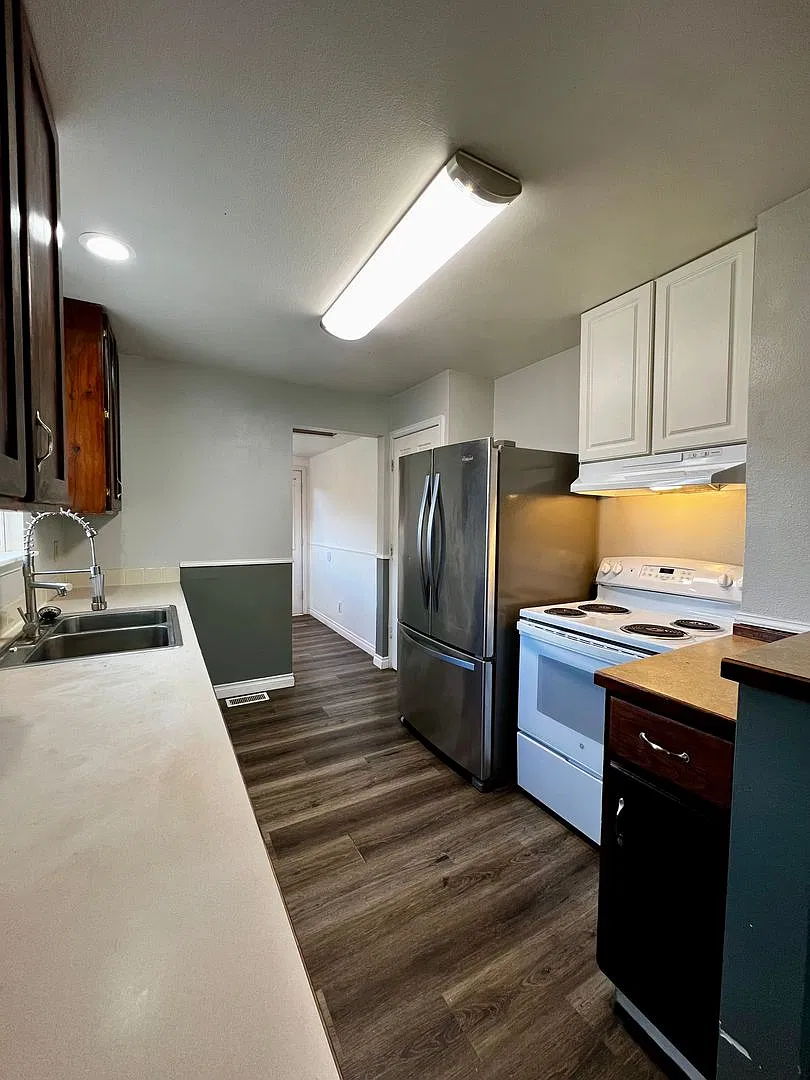Non-Refundable & Security Deposit Total: $1400.00 — Photo 4
