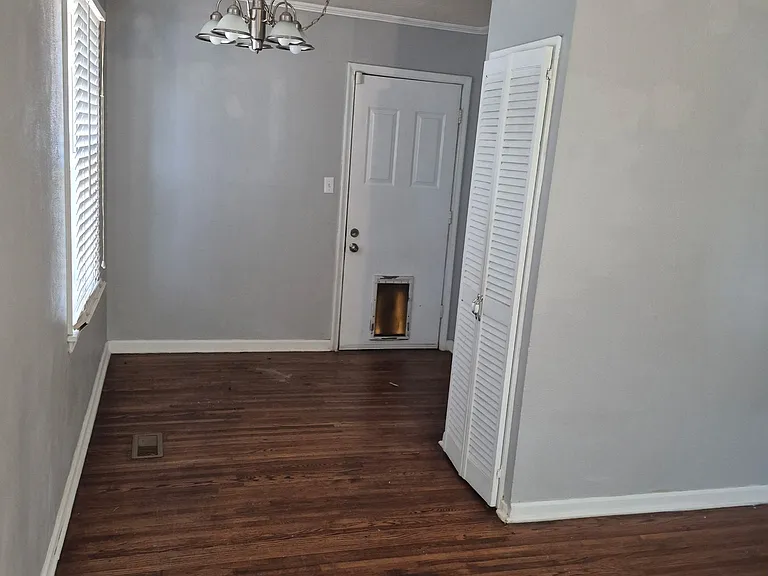 1231 N Allegheny Ave — Photo 5