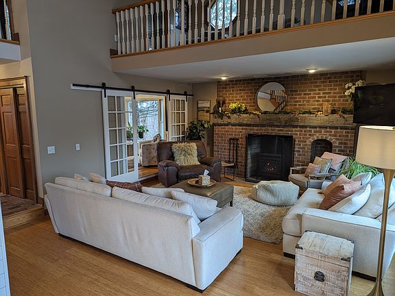4th image of 1755 Gloria Dr
