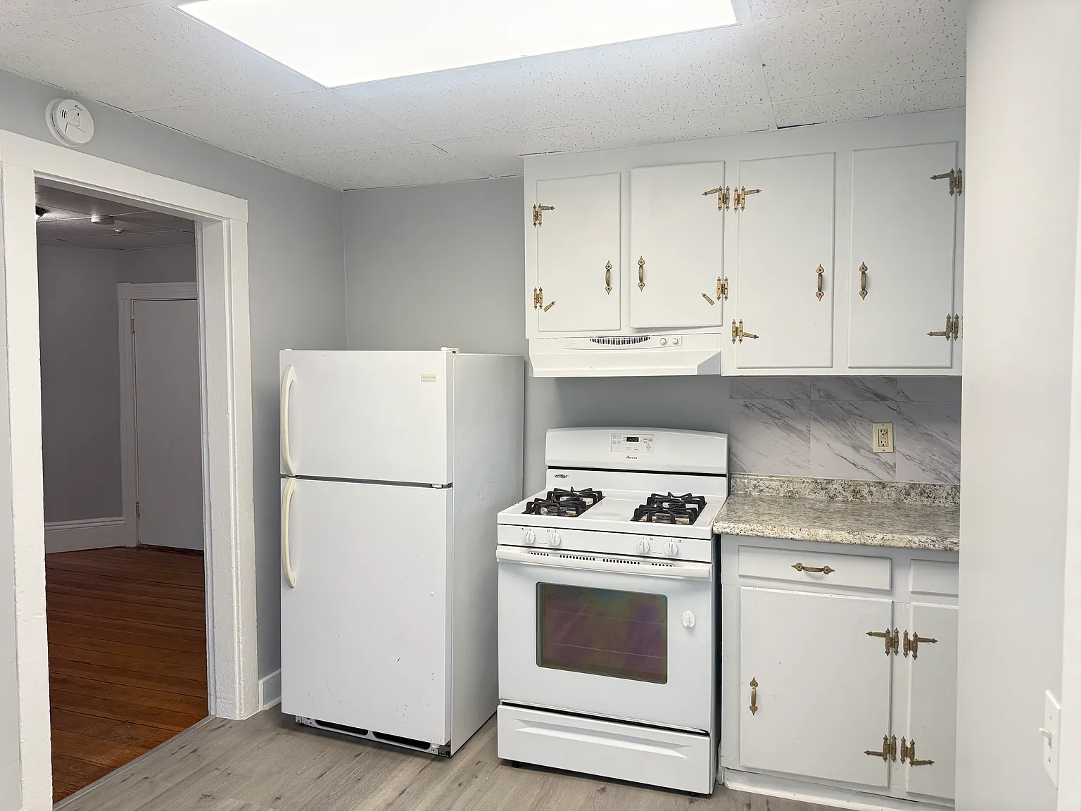 1 bed, 700 sqft, $1,850 — Photo 3