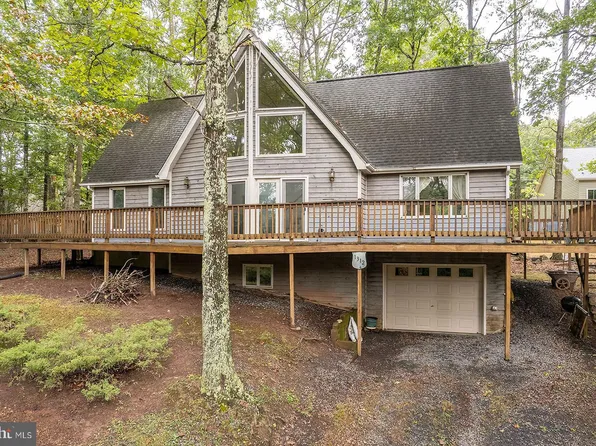 1312 Lakeview Dr, Cross Junction, VA 22625