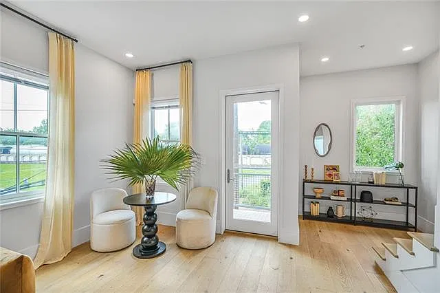 2 bed, 2.5 bath, 1445 sqft, $2,500 — Photo 4