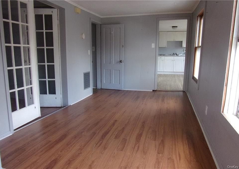 1st image of 7 Barcelow St #2