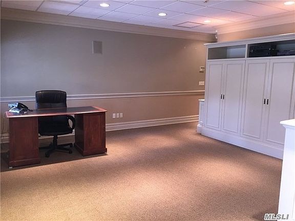 4th image of 271 Lake Ave