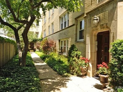 1262 W Winona St, Chicago, IL, 60640