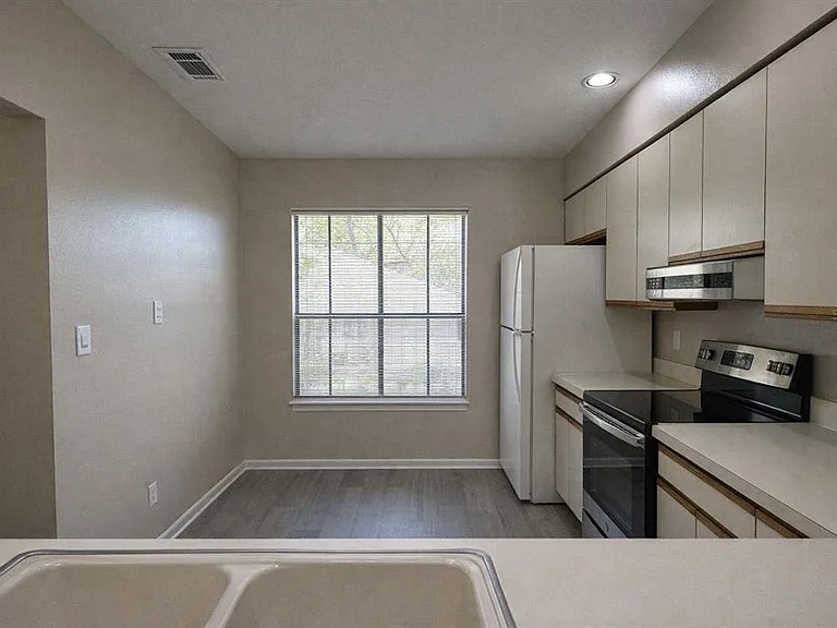 4821 Winslow Beacon #42 — Photo 10