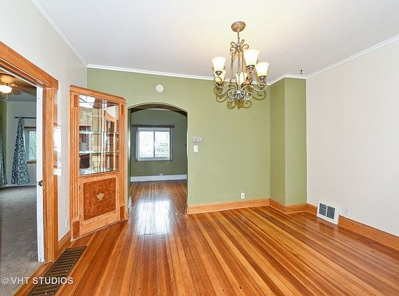4th image of 255 E Grantley Ave