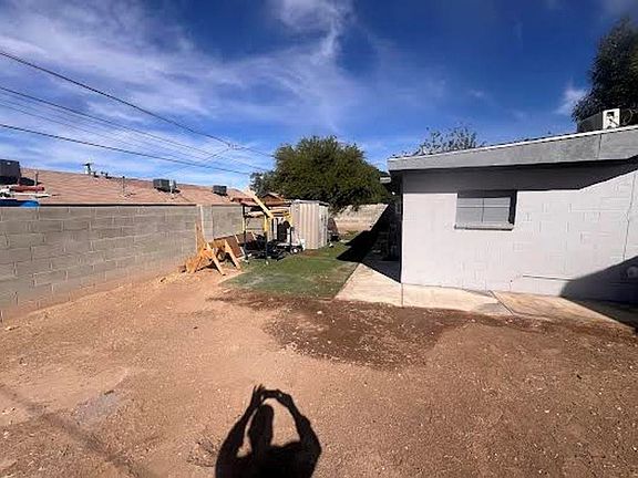 4th image of 904 S Palm Ave