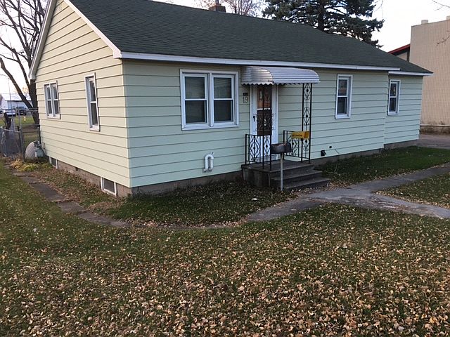 2nd image of 19 10th Ave S
