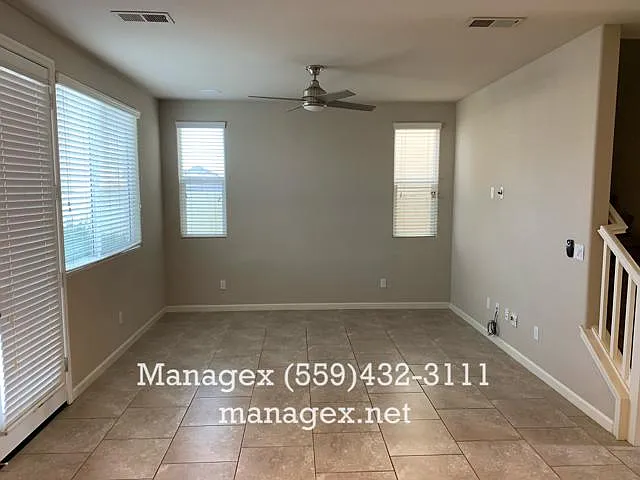 Building Photo - 1234 Royalty Way