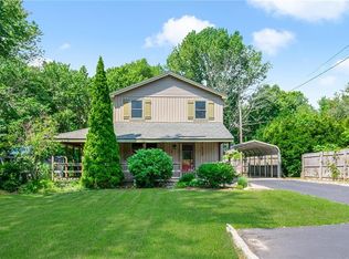 7 Oak St, Ashaway, RI 02804