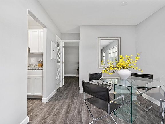 5th image of 600 N Hickory Ave #20